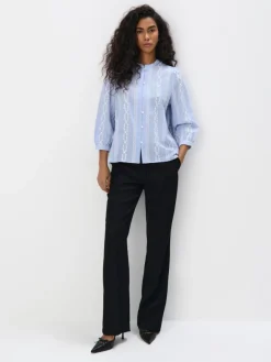 MOHITO Bawełniana bluzka z haftem bu0142u0119kitny Outlet