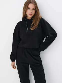 MOHITO Czarna bluza z kapturem czarny Online