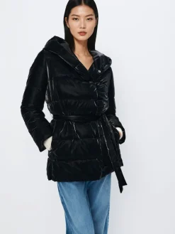 MOHITO Czarna kurtka typu puffer z wiązaniem czarny Fashion