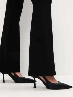 MOHITO Czarne spodnie flare czarny Fashion