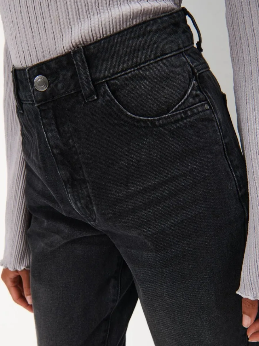MOHITO Jeansy mom fit czarny Fashion