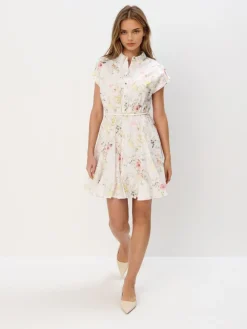 MOHITO Koszulowa sukienka mini w kwiaty kremowy Clearance