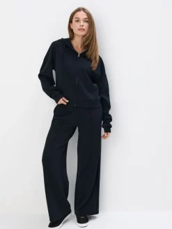 MOHITO Rozpinana bluza z dodatkiem modalu czarny Fashion